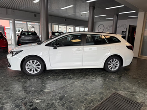 Toyota Corolla Touring Sports 18 Hybride Édition Business, Véhicule Utilitaire Hybride d'Occasion, Voiture Familiale Économe en Carburant - Product Image 6