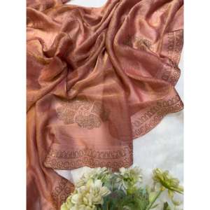 Sari en mousseline de soie de créateur pour les occasions spéciales, magnifique travail de diamants, look élégant - Product Image 2
