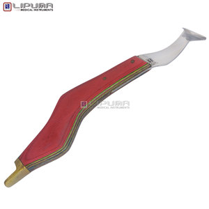 Cuchillo de Herrador LIPUMA NERO con Extremo de Latón y Mango de Fibra Roja, Herramienta Veterinaria para el Cuidado de Pezuñas de Caballos, para Recorte de Precisión, para Diestros - Product Image 1