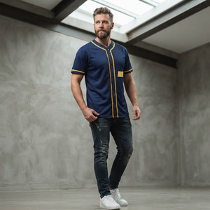TESSUTO Maillot de baseball gris foncé et orange à manches raglan avec appliqué, boutonné, 100 % polyester, panneau latéral, pour hommes, style universitaire américain - Product Image 2
