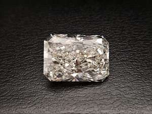 เพชรรูปทรงเรเดียนท์คัท เพาะเลี้ยงในห้องปฏิบัติการ สี D สีแฟนซี รับรองโดย IGI สำหรับทำเครื่องประดับ - Product Image 2