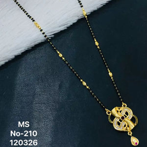 Collar Mangalsutra de Moda con Cadena de Cuentas Negras y Baño de Oro para Mujer |   Joyería para Regalo de Boda, Compromiso o Fiesta - Product Image 1