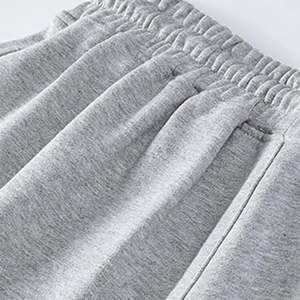 Shorts décontractés taille haute pour homme, best-seller, avec logo frontal, 100 % polyester, fermeture à cordon, anti-UV, pour entraînement, gym, course à pied, couleur unie - Product Image 2