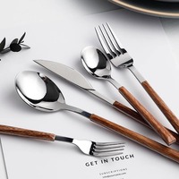 Cuillère classique en acier inoxydable poli miroir, best-seller, pour soupe, riz, dessert, durable, pour la salle à manger et la cuisine