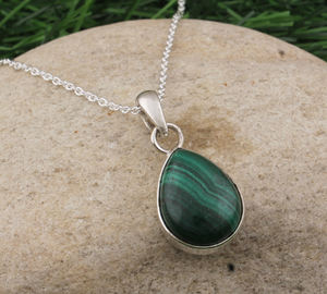 จี้มาลาไคต์ธรรมชาติ เงินแท้ 925 ชุบแพลตตินัม สร้อยคอพลอยทำมือ เครื่องประดับวินเทจ สำหรับทุกเพศ ฉลองครบรอบ - Product Image 3