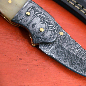Cuchillo de Caza Imperial de Acero de Damasco, Hoja de Punta Caída, Mango de Marfil con Funda de Cuero - Product Image 5