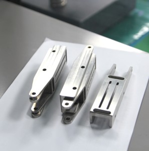 Piezas Metálicas Mecanizadas por CNC Personalizadas Hechas en Vietnam Alta Precisión OEM - Product Image 1