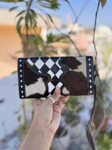 Portefeuille-pochette en cuir sculpté à la main, motif damier élégant, en cuir de vachette, multi-usages, style western - Product Image 3