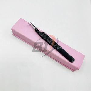 แหนบต่อขนตาแบบสแตนเลส90องศาสีดำเงางามสีดำออกแบบโลโก้ได้ตามต้องการด้ามจับที่แข็งแรงทดสอบด้วยมือพร้อมปลายแหลม - Product Image 4