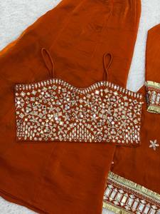 Conjunto Premium Fendy de Kurti y Sharara con Bordado de Espejo y Dupatta – Colección Festiva - Product Image 4