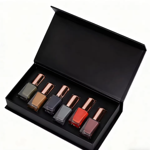 Ensemble de flacons de vernis à ongles de luxe personnalisés avec emballage en papier et boîtes cadeaux avec insert - Product Image 6