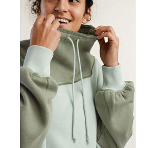 Sweat-shirt à col châle Olive Mint avec empiècements color block sur le devant, coupe ample, manches longues, poches avant, logo personnalisé pour collections de vêtements - Product Image 2
