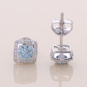 Boucles d'oreilles halo en diamant bleu rond cultivé en laboratoire certifié IGI, or 14 carats, élégantes et luxueuses - Product Image 5