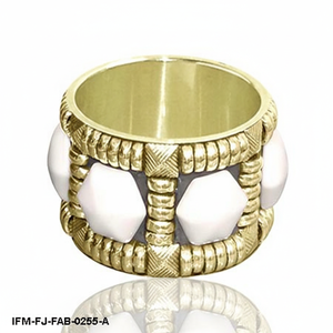 Brazalete Artesanal Texturizado en Oro con Incrustaciones de Piedras Blancas Hexagonales, Joyería de Moda Étnica para Mujer - Product Image 1