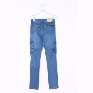 Jeans en denim délavé minimaliste moderne pour hommes, avec détail de poche avant pour pièces de monnaie, poches arrière, coupe droite, ensembles de pantalons - Product Image 2