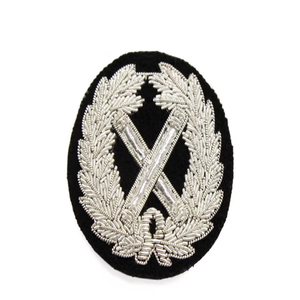 Insignia bordada para gorras al por mayor, diseño 3D, material metálico, logotipo de alambre para coser en gorras, proveedor, corona dorada, pin de seguridad manual - Product Image 6