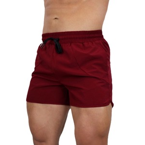 Shorts de fitness élastiques respirants à séchage rapide pour hommes, directement du fabricant, en coton, trois-quarts, avec décoration délavée - Product Image 3