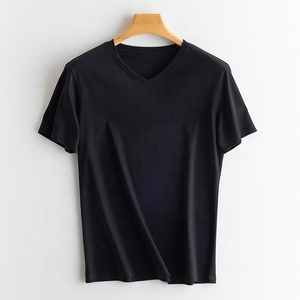 Camiseta de manga corta con cuello en V para hombre, de mezcla de algodón de alta calidad, 240 g/m², lujosa, premium, resistente a las arrugas, informal. - Product Image 3