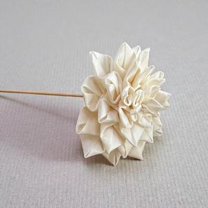 Flor de Madera Sola Dahlia Tessellation Hecha a Mano y Sostenible, 8.5 CM, con Varilla de Fibra Vegetal de Sesbania - Product Image 2