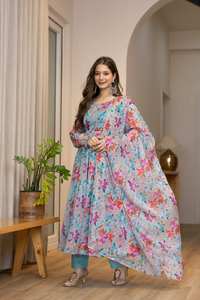 Nuevo Traje Anarkali con Estampado Floral en Organza, Vestido y Pantalón con Detalles Realistas y Dupatta - Product Image 2