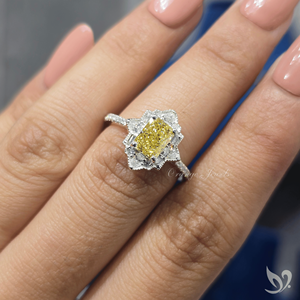Anillo de compromiso vintage con diamante amarillo halo de 1.01 ct, corte radiante, certificado IGI, en oro de 10K - Product Image 3