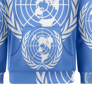 เสื้อฮู้ดสีน้ำเงินสำหรับผู้ชาย พิมพ์ลายโลโก้ UN ทรงปกติ สวมใส่สบาย ผลิตจากโพลีเอสเตอร์ถัก เหมาะสำหรับฤดูใบไม้ร่วง มีกระเป๋าหน้า - Product Image 4