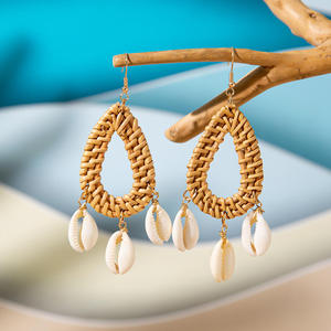 Pendientes Colgantes Geométricos de Rafia Trenzada Hechos a Mano Estilo Boho, Regalos de Verano, Pendientes de Concha Marina de Moda para Mujer - Product Image 4