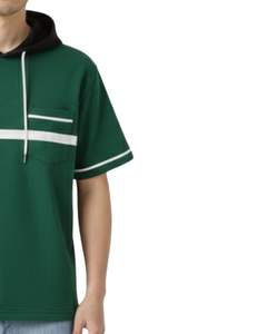 T-shirt à capuche vert personnalisé pour homme à manches courtes avec capuche noire, poche à rayures contrastées, style streetwear décontracté, pull-over, vente en gros OEM - Product Image 4