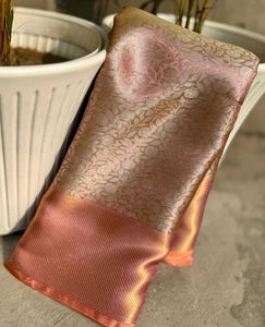 Sari Banarasi de Seda con Arte Textil Tejido en India - Product Image 3