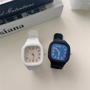 Reloj de cuarzo de silicona cuadrado para estudiantes, nuevo, en oferta, moderno y a la moda, modelo deportivo, reloj de cuarzo para parejas. - Product Image 1