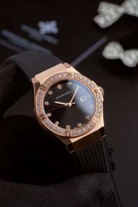 อเล็กซานเดอร์ เฟอร์รอส 2251R-01 นาฬิกาข้อมือสตรีระบบควอตซ์สแตนเลสสตีลนาฬิกาหน้าปัดคริสตัลแซฟไฟร์สายยางกันน้ำ 50 ม. - Product Image 6