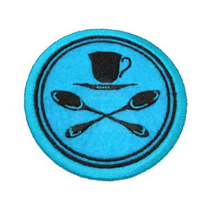 Écussons Couronne Artisanaux de Qualité Supérieure en Fil d'Or – Broderie Dorée Élégante Cousue Main – Écusson Couronne Brodé - Product Image 3