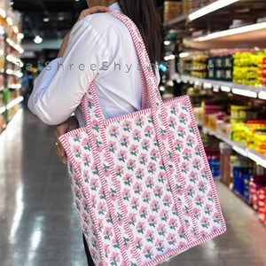 Bolso de Mano Acolchado de Alta Calidad con Estampado de Bloques, para Mujer, Invierno/Verano, Moda, Compras, Multicolor, con Diseño Geométrico de Flores - Product Image 3