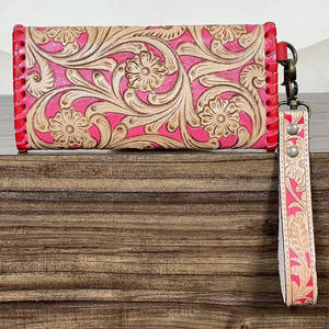 Cartera de mujer de cuero genuino con bloqueo RFID, diseño de motivo a cuadros cereza, hecha a mano, a la moda y de gran venta, con correa de muñeca. - Product Image 5