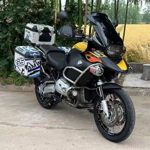 Motocicleta de Turismo Todoterreno R1200GS Adventure Usada en Oferta, con Motor Boxer de Cilindrada Reducida y Caja Lateral de Aluminio - Product Image 2