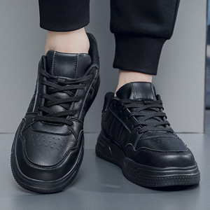 รองเท้าผ้าใบลำลองสีขาวสำหรับผู้ชายสุดเทรนดี้ แฟชั่นหนังไมโครไฟเบอร์ รองเท้าสเก็ตบอร์ด น้ำหนักเบา สวมใส่สบาย เหมาะสำหรับเล่นกีฬาและพักผ่อน - Product Image 2