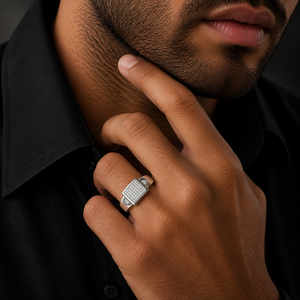 Anillo de Plata de Ley 925 con Micro Pavé Cuadrado de Circonita Cúbica para Hombre, Regalo para Boda o Fiesta, Acabado Pulido de Alto Brillo - Product Image 1