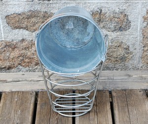 Cubo Metálico Multiusos para Limpieza, Jardinería y Almacenamiento - Product Image 4