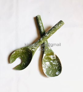 Juego de Servidores de Ensalada de Resina Hechos a Mano Diseño Clásico Estilo Superior Cuchara Tenedor para Sap Colores Verde y Blanco Herramientas de Ensalada Premium - Product Image 5