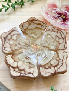 Bol en résine Elevate Space Bol décoratif en résine de sauge Bol en résine contemporain pour la décoration intérieure - Product Image 4