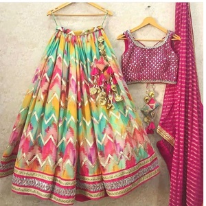 Exclusivo Lehenga Choli de Seda con Estampado Digital Étnico de Diseñador, Dupatta de Georgette Sin Coser, el Más Hermoso para Bodas - Product Image 1