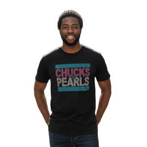 T-shirt personnalisé pour homme en coton à manches courtes avec strass Chucks and Pearls, motif graphique brillant, style décontracté et tendance - Product Image 2