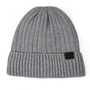 Bonnet Ikhlas Sports élégant beige avec logo brodé – Bonnet d'hiver tricoté kaki unisexe – Doux, chaud et ajustable pour l'extérieur - Product Image 4