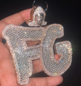 Colgante de Lujo Personalizado con Letra FG, Moissanita VVS1 Color D, Diseño Cara de Joker Hip Hop, Dos Letras, Plata de Ley 925 Bañada en Oro - Product Image 6