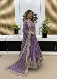 Conjunto de Dos Piezas Anarkali de Diseño Elegante con Bordado de Lentejuelas de Ramdev Trading para Mujer, Corte Moderno, Secado Rápido, Seda Fandy para Fiesta - Product Image 3