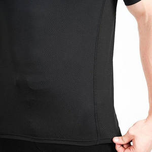 T-shirt sportif pour homme, design décontracté et moderne, couleurs unies, coton de haute qualité, fabriqué au Pakistan - Product Image 3