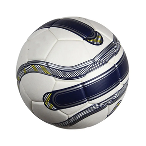 Balón de Fútbol de PU de Alta Calidad, Tamaño Oficial, Color y Logotipo Personalizados para Entrenamiento, Hecho en Pakistán - Product Image 5