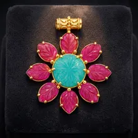 Pendentif Fleur Minimaliste Élégant pour Femme en Laiton Plaqué Or 18 carats avec Pierre de Jade, Style Bohème, Vente en Gros