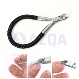 Kit d'outils de manucure et pédicure pour adultes en acier inoxydable avec repousse-cuticules, grattoir, pince à cuticules à ressort – Durable et portable - Product Image 3