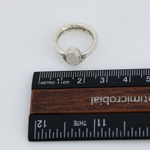 Bague ovale en pierre de lune arc-en-ciel naturelle, argent sterling 925, double bande, pierre de naissance de juin, bijoux faits à la main - Product Image 3